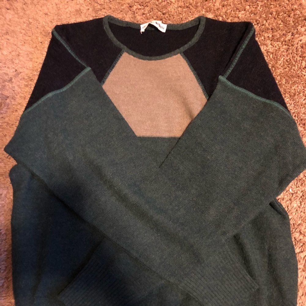 Men’s Armani sweater size medium super rare